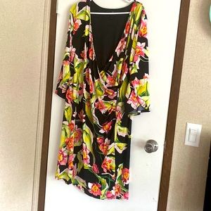 JM collection floral dress plus size 2x zipper detail